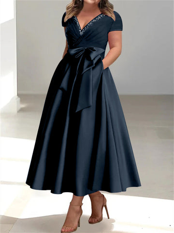 A-Line/Princess V-Neck Plus Size Mother of the Bride Dresses with Pockets & Ruffles