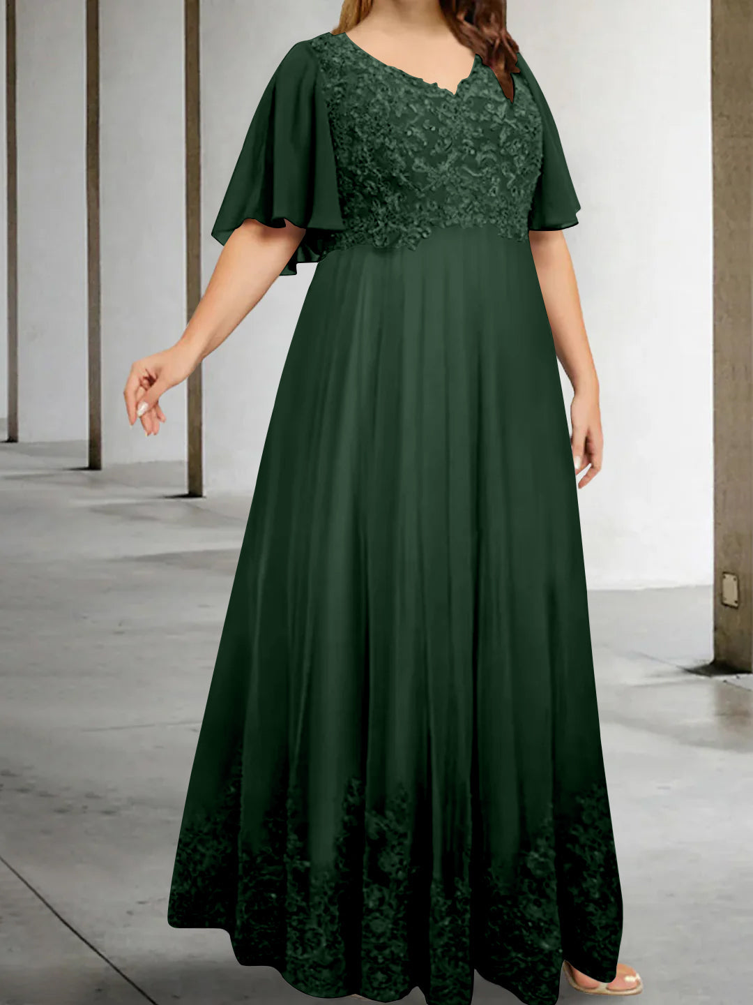 A-Line/Princess V-Neck Half Sleeves Floor-Length Plus Size Mother of the Bride Dresses with Appliques