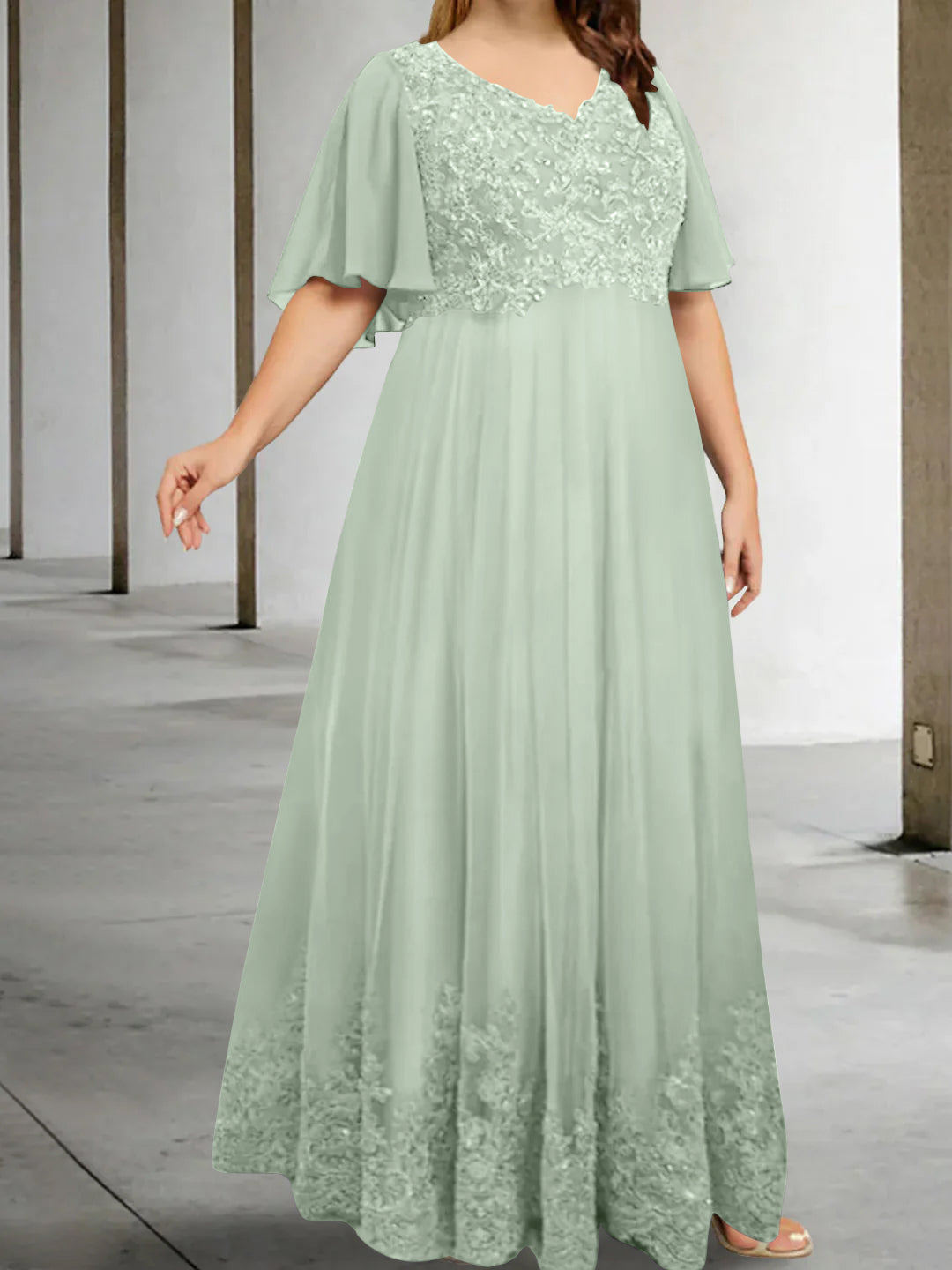 A-Line/Princess V-Neck Half Sleeves Floor-Length Plus Size Mother of the Bride Dresses with Appliques