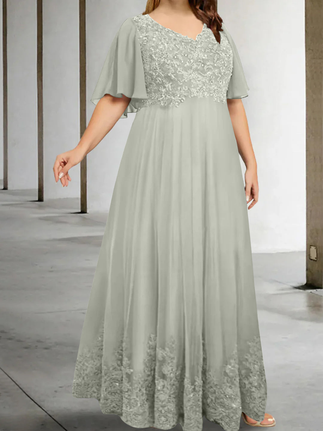 A-Line/Princess V-Neck Half Sleeves Floor-Length Plus Size Mother of the Bride Dresses with Appliques