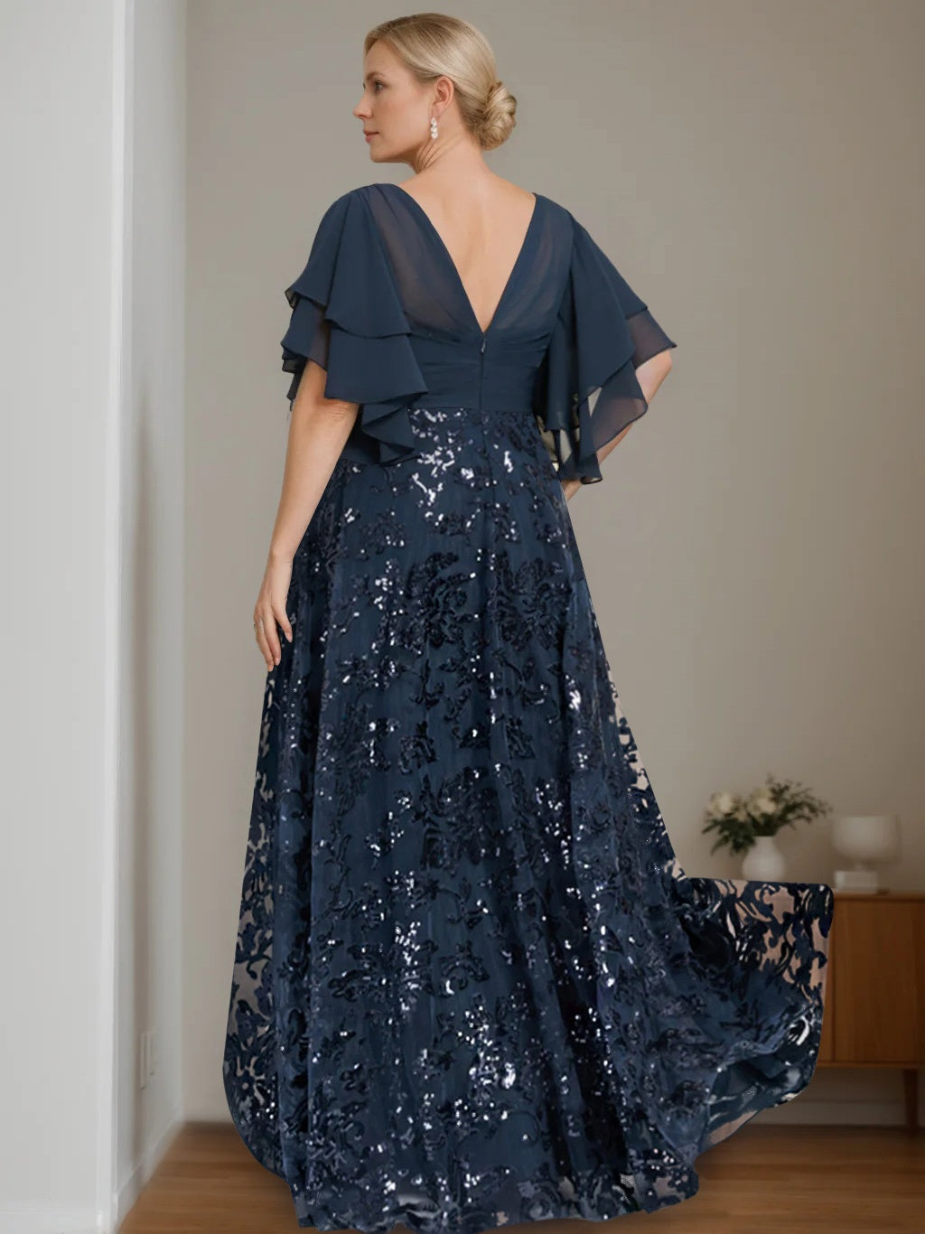 A-Line/Princess V-Neck Half Sleeves Floor-Length Plus Size Mother of the Bride Dresses with Sequins