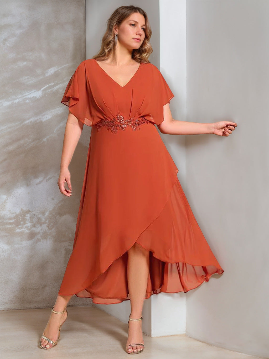 A-Line/Princess V-Neck Short Sleeves Asymmetrical Plus Size Mother Of The Bride Dresses with Appliques