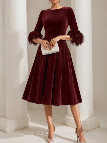 A-Line/Princess Scoop Velvet Mother of the Bride Dresses Half Sleeves Feather-trimmed