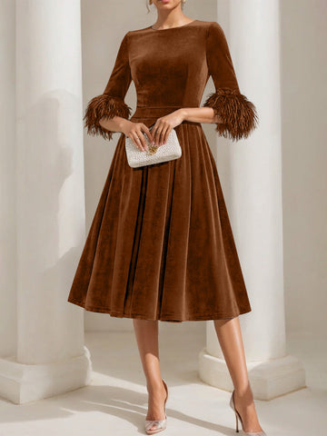 A-Line/Princess Scoop Velvet Mother of the Bride Dresses Half Sleeves Feather-trimmed