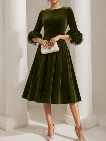 A-Line/Princess Scoop Velvet Mother of the Bride Dresses Half Sleeves Feather-trimmed