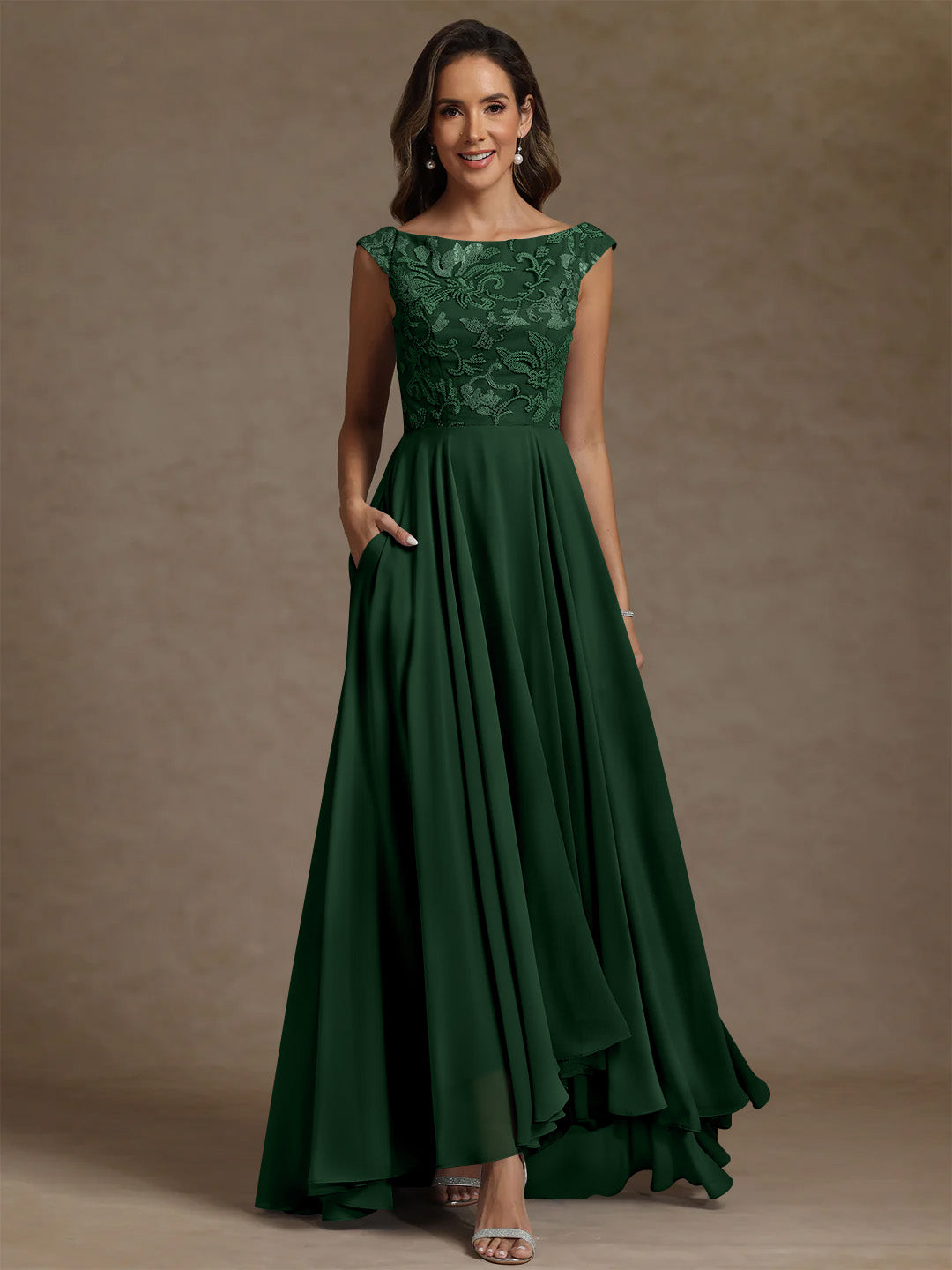 A-Line/Princess Scoop Chiffon Exclusive Mother of the Bride Dresses Lace Sequins Floor-Length Sleeveless Pleated