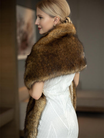 Shawls Bridal's Wraps Elegant Keep Warm Sleeveless Faux Fur Wedding Wraps With Feathers / Fur
