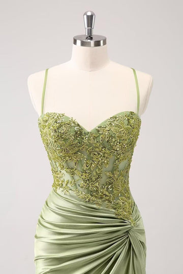 Sheath/Column Spaghetti Straps Sleeveless Ruched Short/Mini Homecoming Dresses with Lace Appliques & Lace-Up