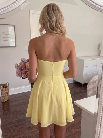 A-Line/Princess Strapless Chiffon Homecoming Dresses Sleeveless Short/Mini Ruched