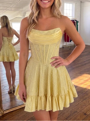 A-Line/Princess Strapless Hot Fix Homecoming Dresses Sleeveless Short/Mini Ruched