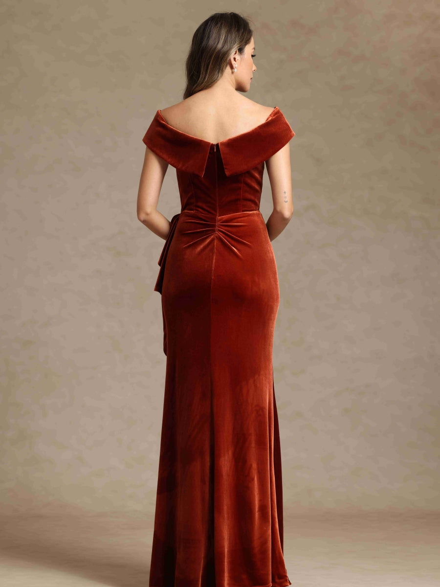 Velvet Sheath/Column Deep V-Neck Sleeveless Mother of the Bride Dresses With Ruffles