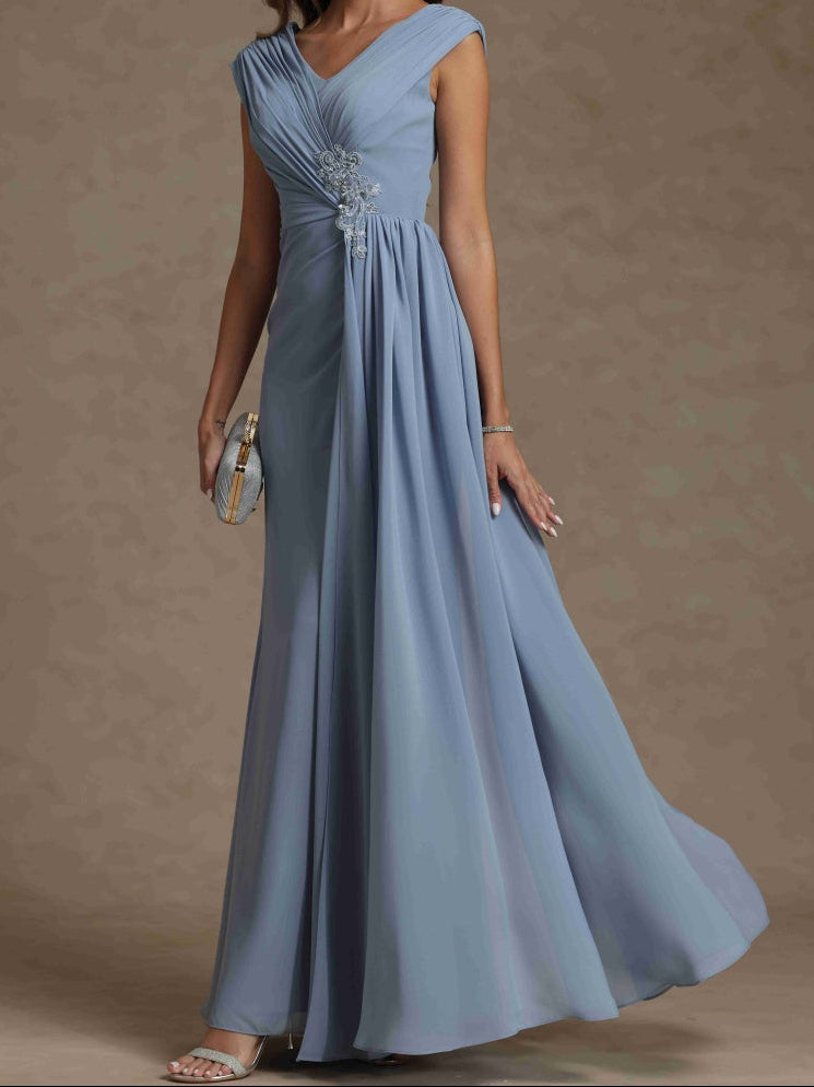 Sheath/Column V-Neck Sleeveless Ruched Long Mother of the Bride Dresses With Beading
