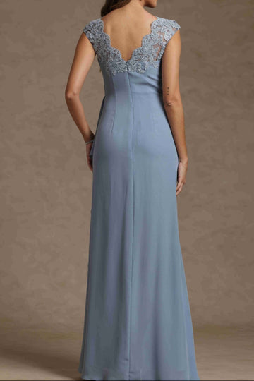 Sheath/Column V-Neck Sleeveless Ruched Long Mother of the Bride Dresses With Lace