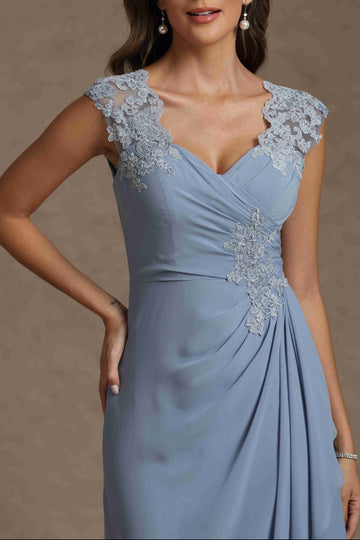 Sheath/Column V-Neck Sleeveless Ruched Long Mother of the Bride Dresses With Lace
