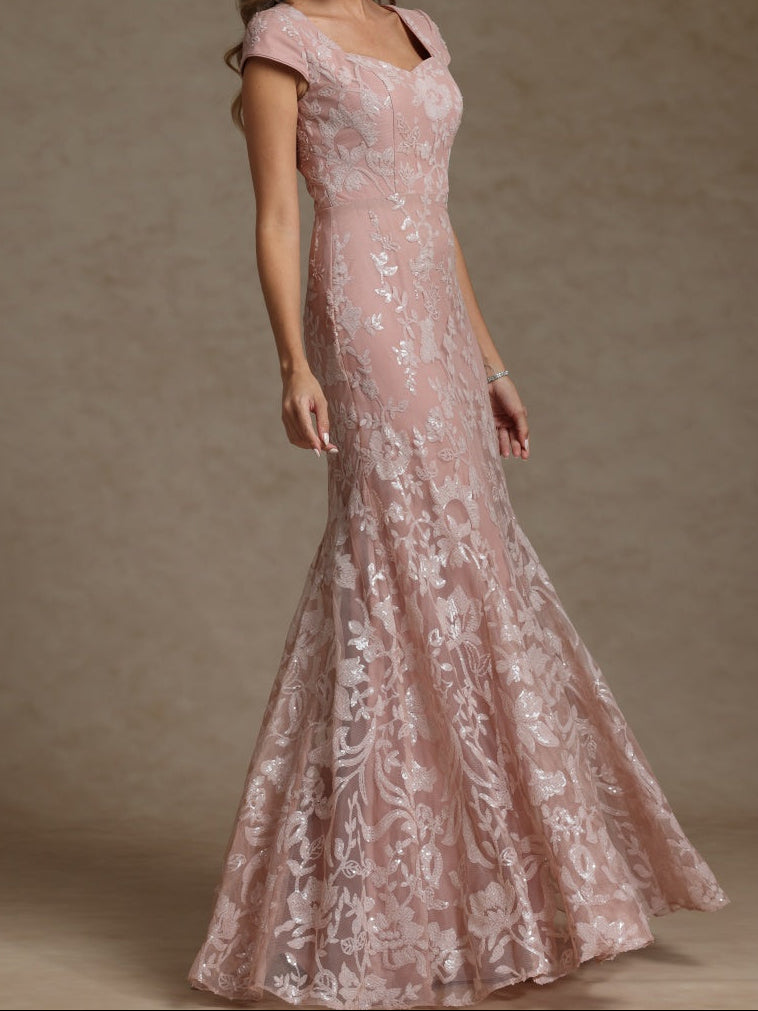 Sheath/Column Sweetheart Short Sleeves Mother of the Bride Dresses with Sequins