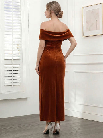 Sheath/Column Velvet Off-the-Shoulder Bridesmaid Dress With Split Side