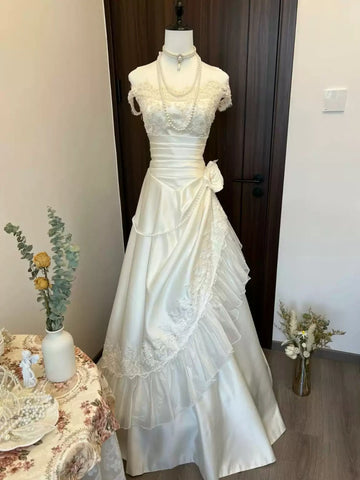 A-line/Princess Off-the-shoulder Ruched Wedding Dresses with Appliques & Pearls & Tulle