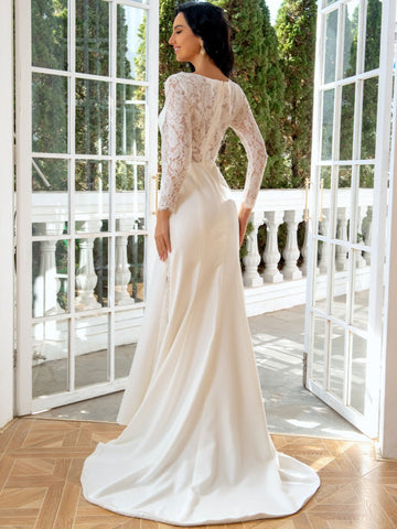 A-Line/Princess Jewel Neck Long Sleeves Wedding Dresses with Lace