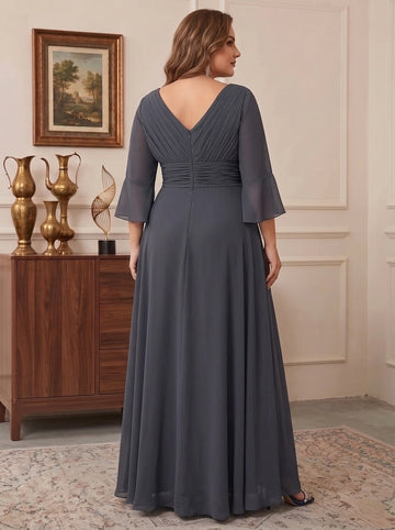 A-Line/Princess V-Neck 3/4 Length Sleeves Asymmetrical Plus Size Mother of the Bride Dresses with Ruffles