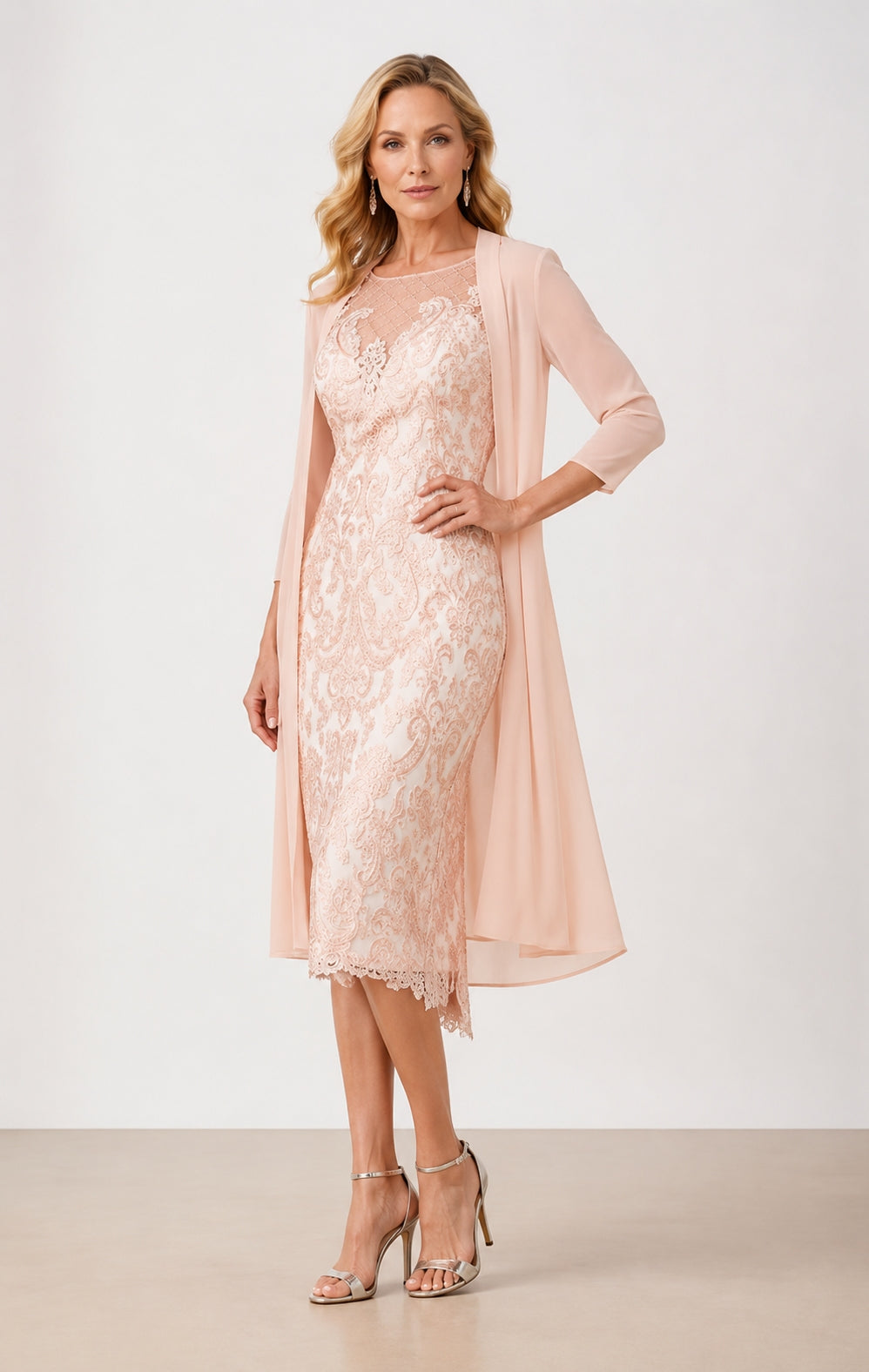 Sheath/Column Scoop Long Sleeves Knee-Length Mother of the Bride Dresses with Lace Beading Appliques