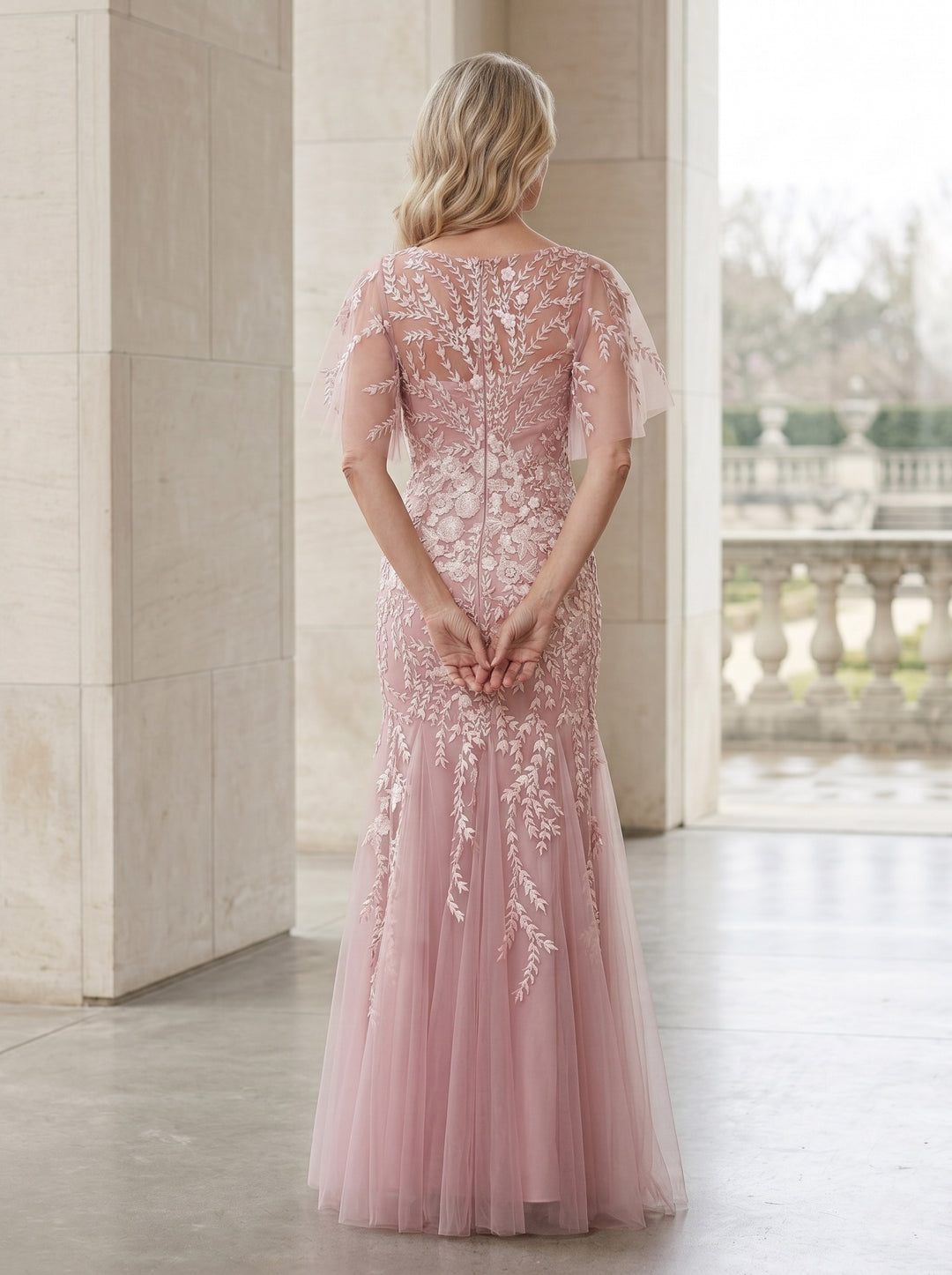 Trumpet/Mermaid Scoop Half Sleeves Floor-Length Mother of the Bride Dresses with Lace