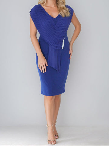 Sheath/Column V-Neck Sleeveless Ruched Plus Size Mother of the Bride Dresses with Rhinestone