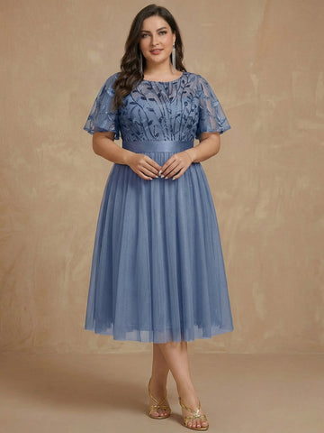 A-Line/Princess Round Neck Short Sleeves Tea-Length Plus Size Mother of the Bride Dress with Sequins and Embroidery
