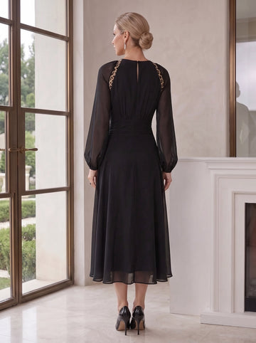 A-Line/Princess Round Neck Long Sleeves Tea-Length Mother of the Bride Dresses with Beading
