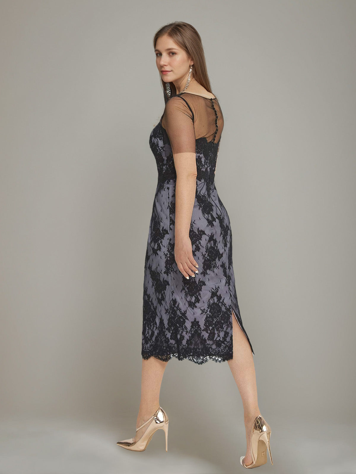 Sheath/Cloumn Round Neck Plus Size Short Sleeves Mother of the Bride Dresses with Appliques & Slit