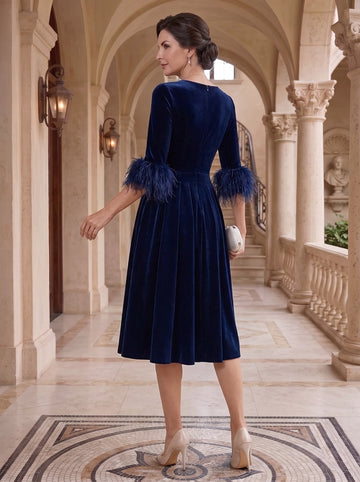 A-Line/Princess Scoop Velvet Mother of the Bride Dresses Half Sleeves Feather-trimmed