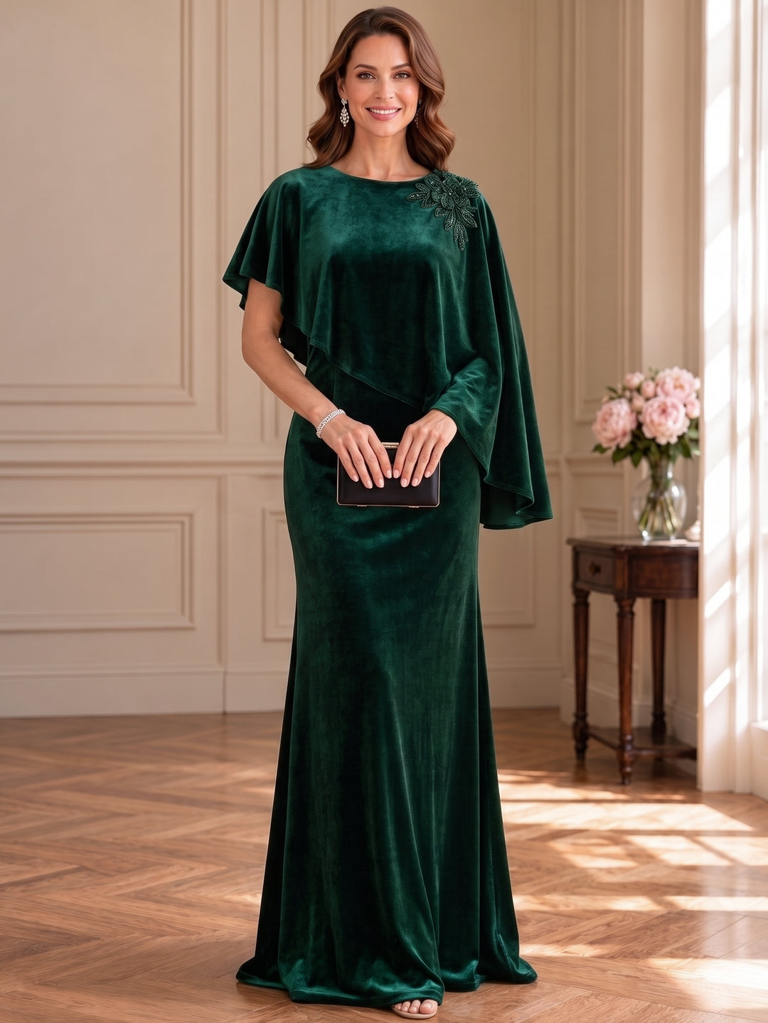 Sheath/Column Scoop Velvet Mother of the Bride & Groom Dresses Cape Sleeves Beading Floor-Length