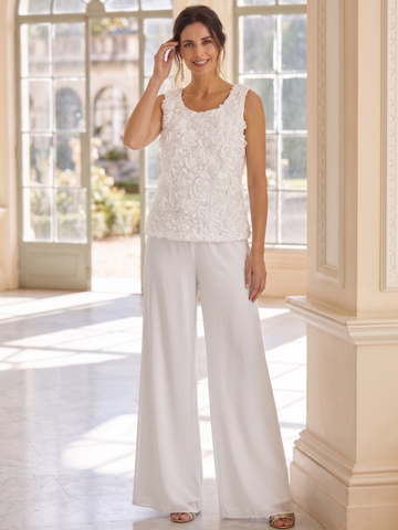 3 Pieces Chiffon Scoop Mother of the Bride Pantsuits Ankle-Length Long Sleeves & Sleeveless 3D Flowers with Jacket
