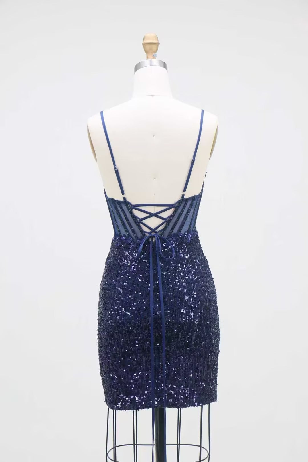 Sheath/Column Spaghetti Straps Sleeveless Short/Mini Homecoming Dresses with Sequins