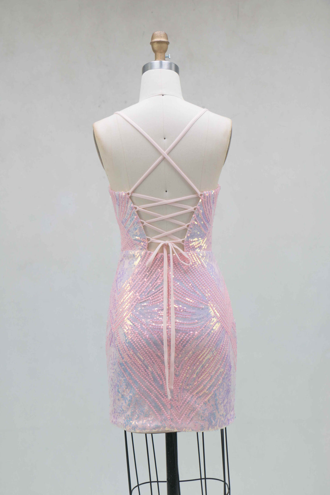 Sheath/Column Spaghetti Straps Sleeveless Short/Mini Homecoming Dresses with Sequins