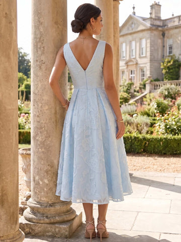 A-Line/Princess V-Neck Sleeveless Lace Floral Tea-Length Cocktail Dresses