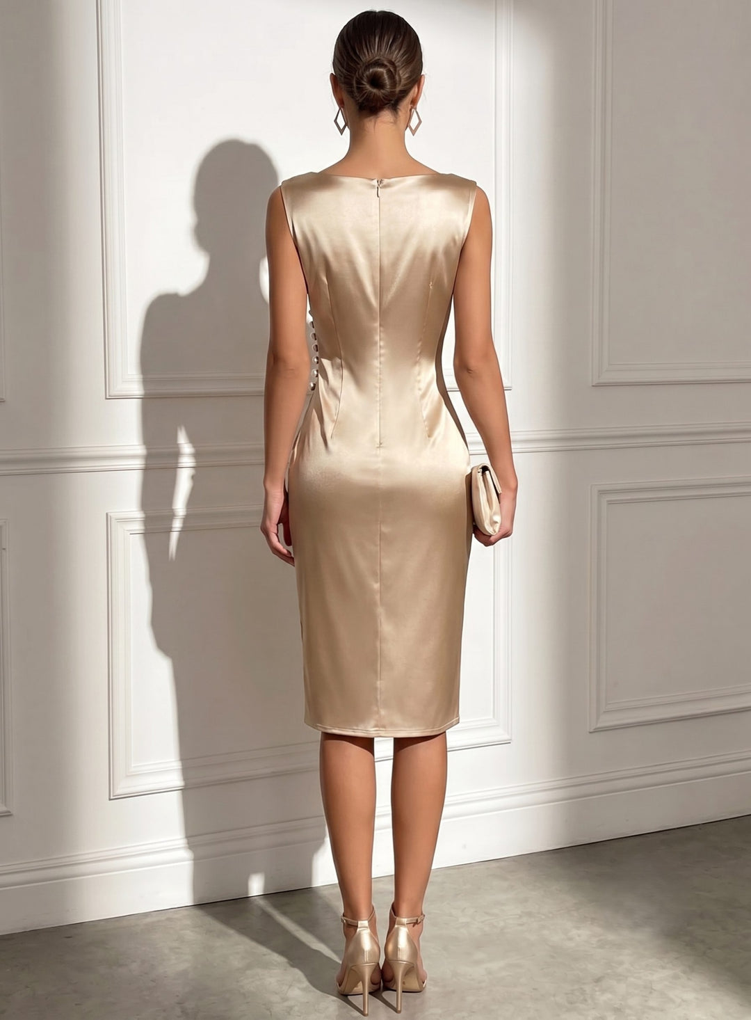 Sheath/Column Scoop Sleeveless Ruched Satin Knee-Length Cocktail Dresses