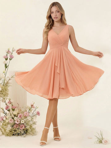 A-Line/Princess Knee-Length V-Neck Bridesmaid Dresses With Ruffles