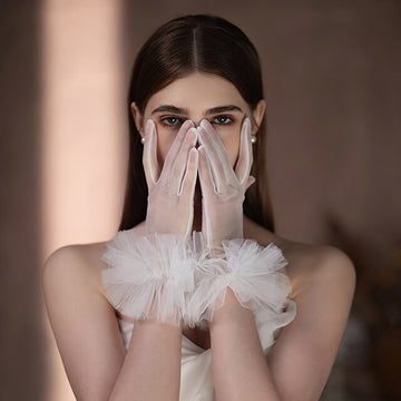 Tulle Wrist Length Glove Elegant / Stylish With Ruffles
